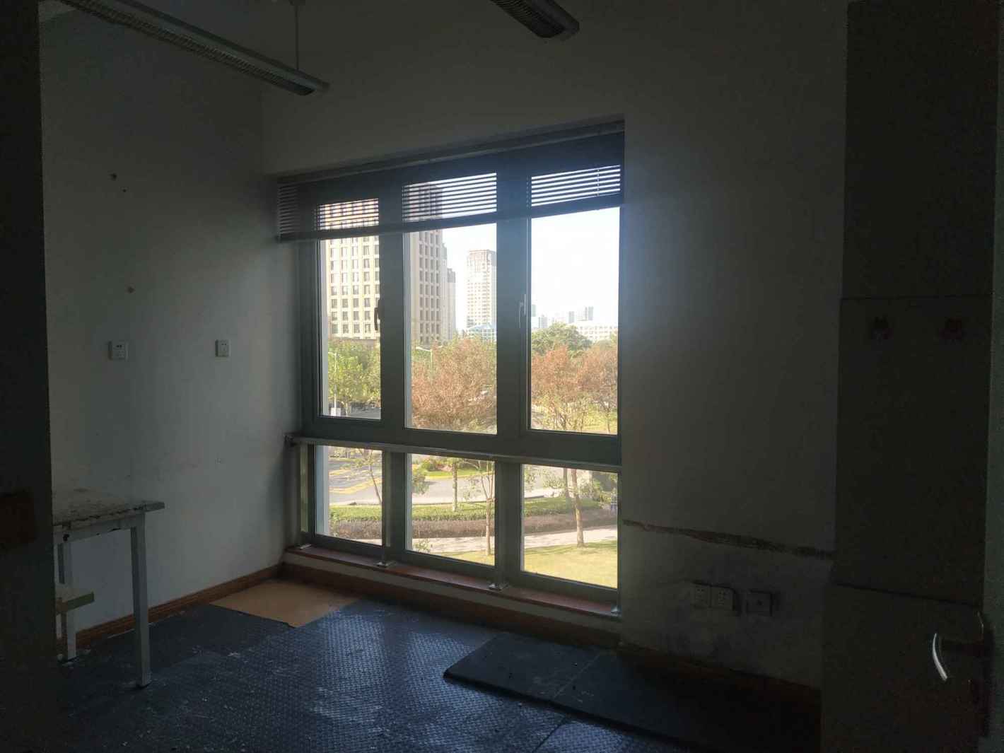 国盛中心长风公园国盛中心213平行业不限可定制装修上下水