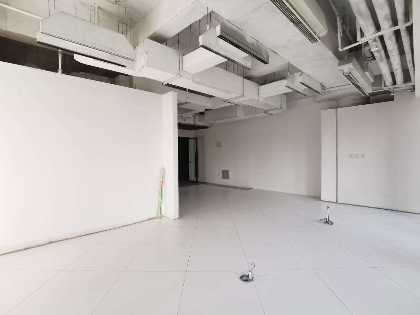 东方蓝海国际广场杨浦 东方蓝海国际广场 271平米 简装修