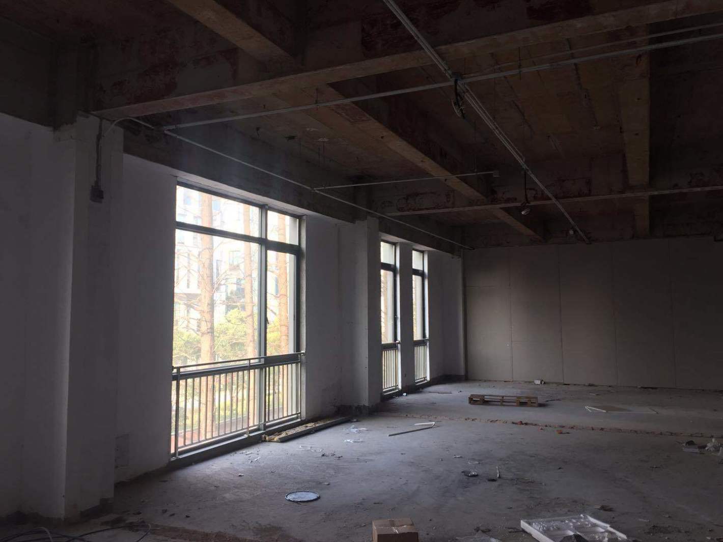 亚都商务楼徐汇 亚都商务楼 160平米 中等装修