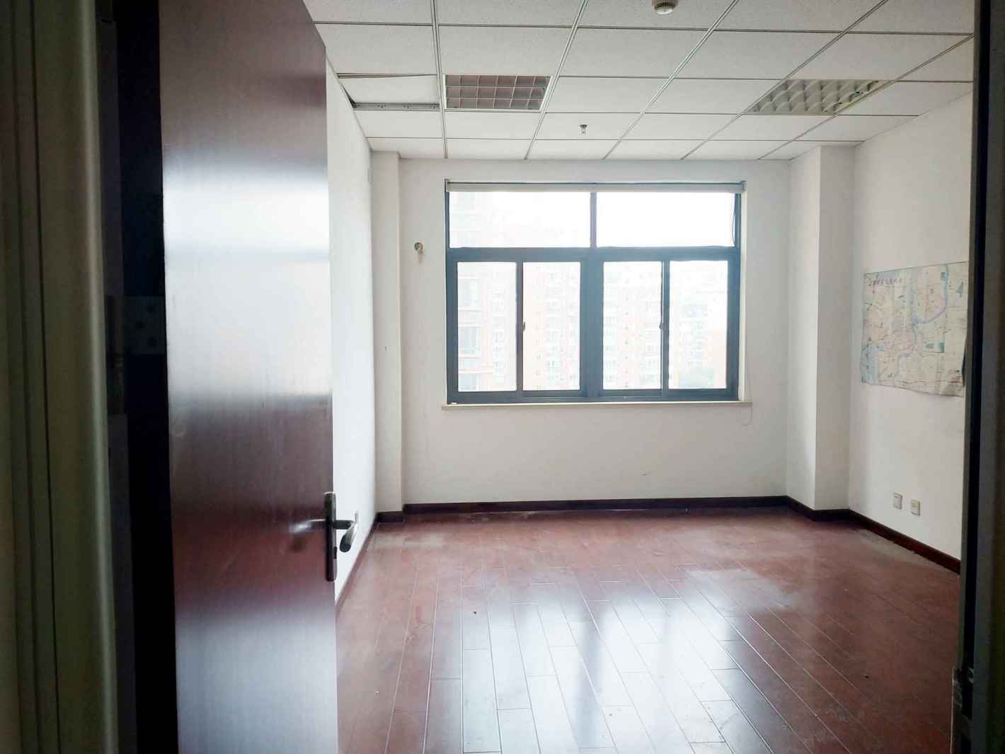 金昌商务中心911平米办公室出租-租金价格3.35元/m²/天