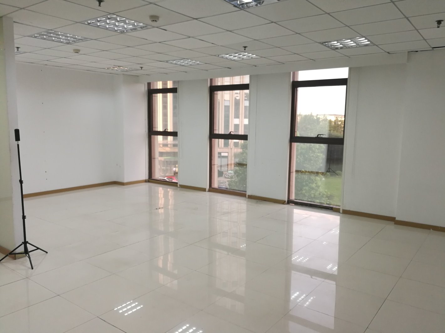 耀光中环国际广场普陀 耀光中环国际广场 392平米 精装修