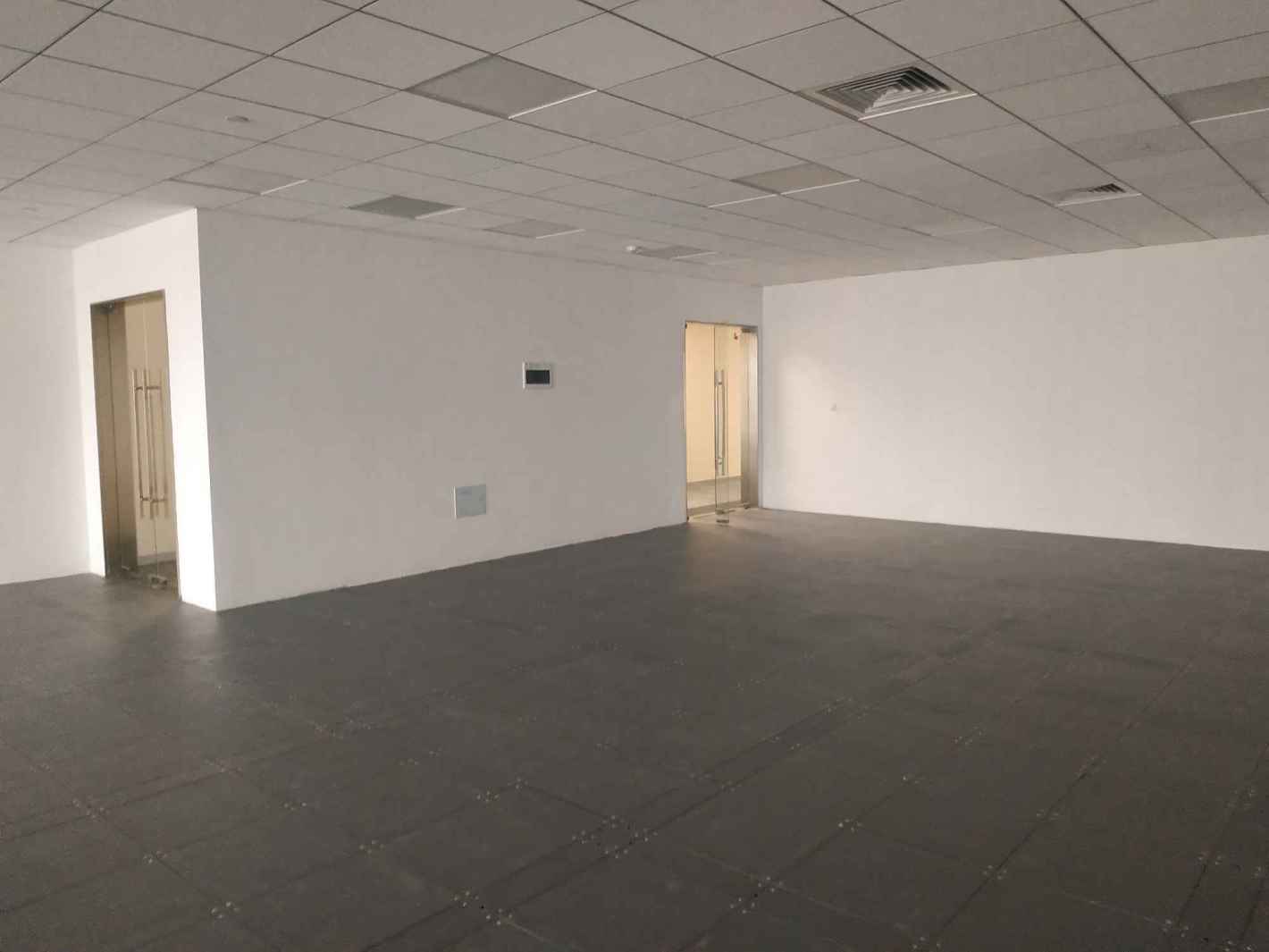 虹桥中骏广场长宁 虹桥中骏广场 439平米 毛坯