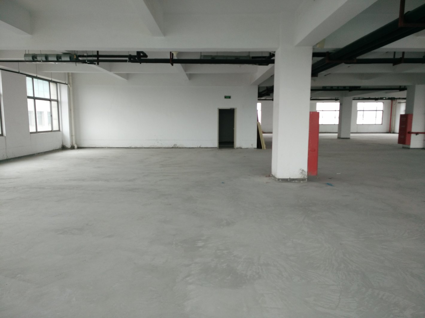 银石科技商务园1386平米办公室出租-租金价格3.80元/m²/天