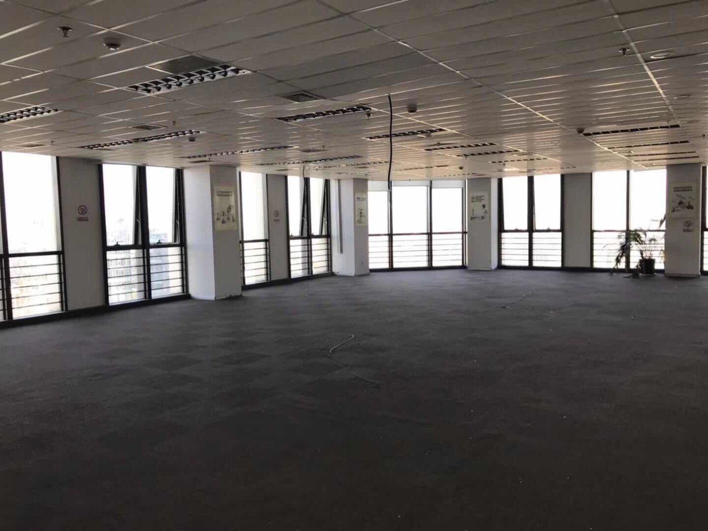 华滋奔腾大厦宝山 华滋奔腾大厦 716平米 精装修