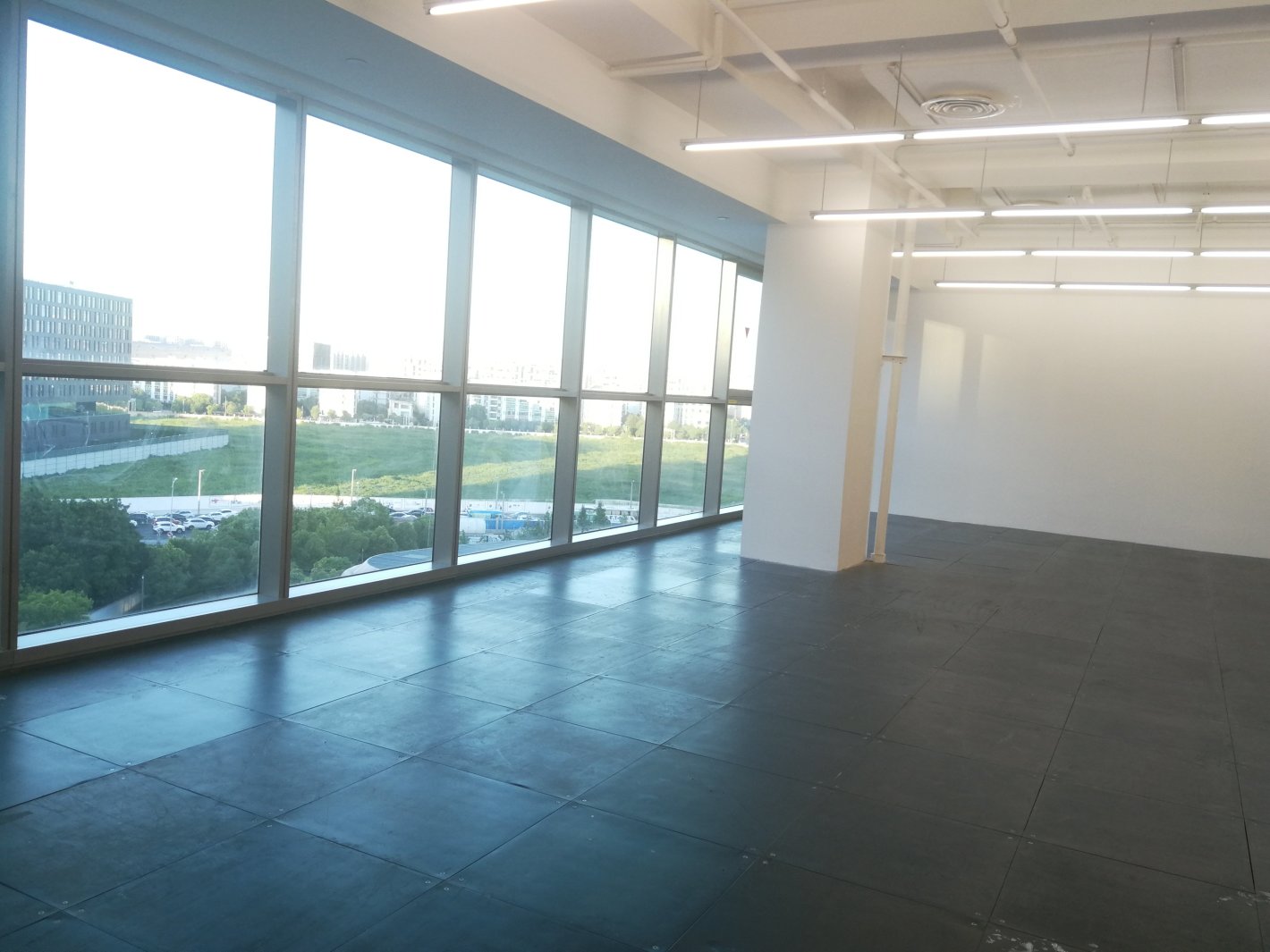 天会商务广场(凌空SOHO)长宁 天会商务广场(凌空SOHO) 237平米 中等装修