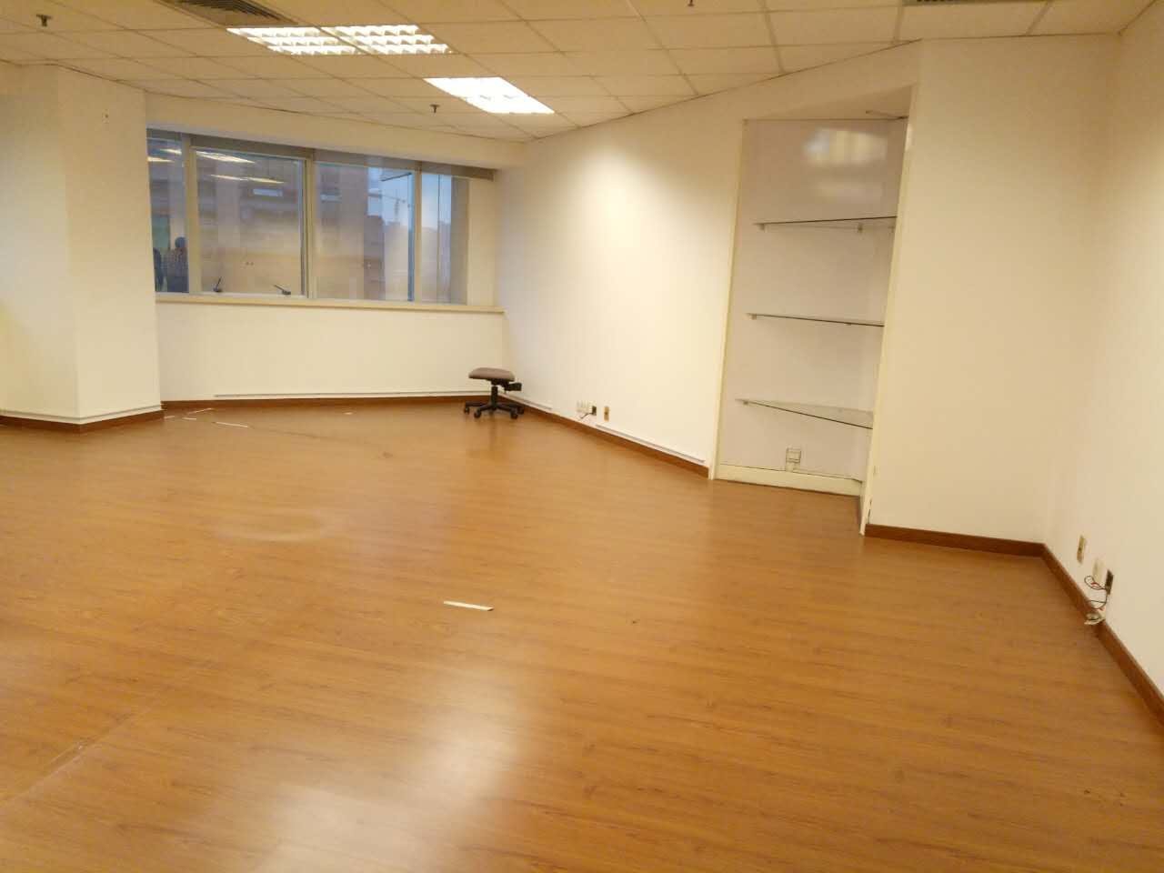 东方国际大厦132平米办公室出租-租金价格5.00元/m²/天