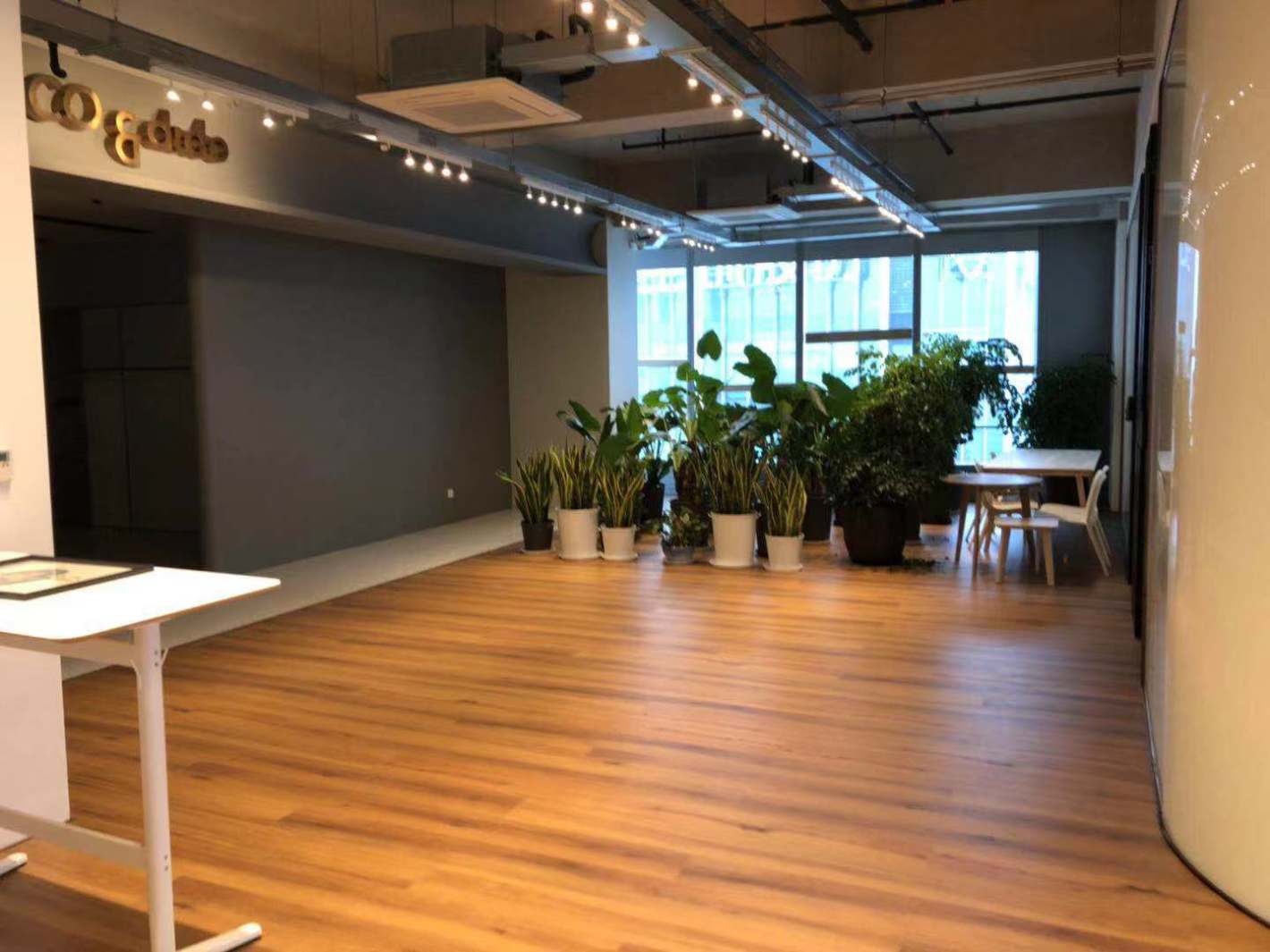 徐汇万科中心徐汇 徐汇万科中心 590平米 简装修