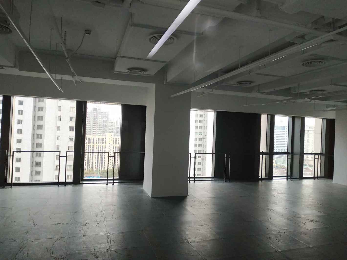 香港新世界大厦（k11)黄浦 香港新世界大厦（k11) 826平米 简装修