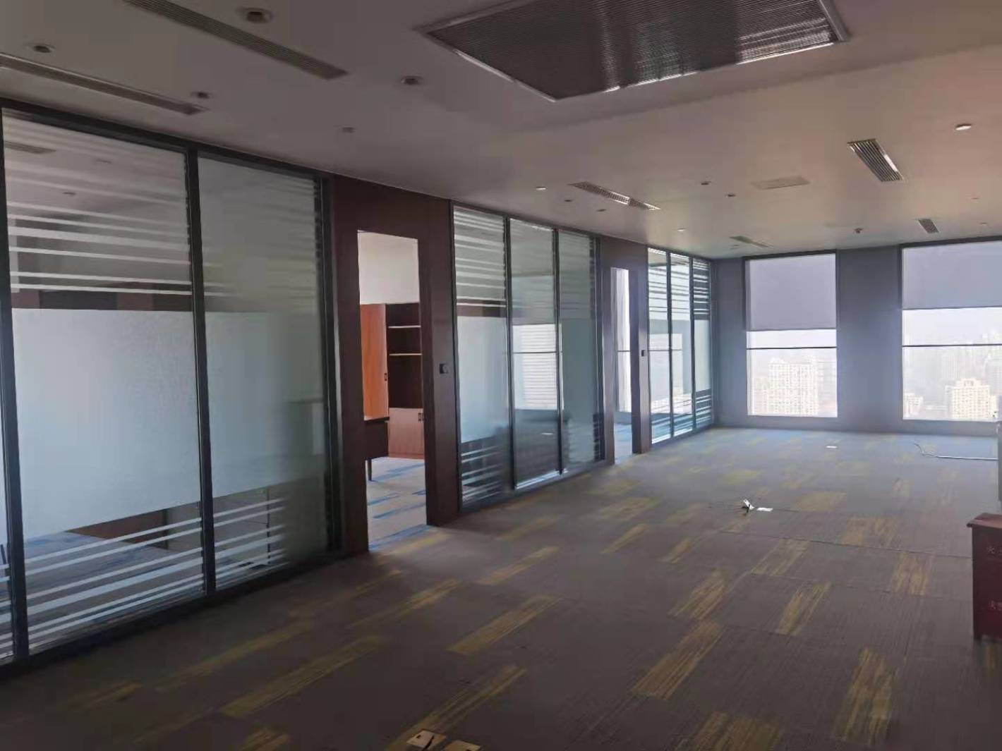 SOHO天山广场长宁 SOHO天山广场 309平米 中等装修