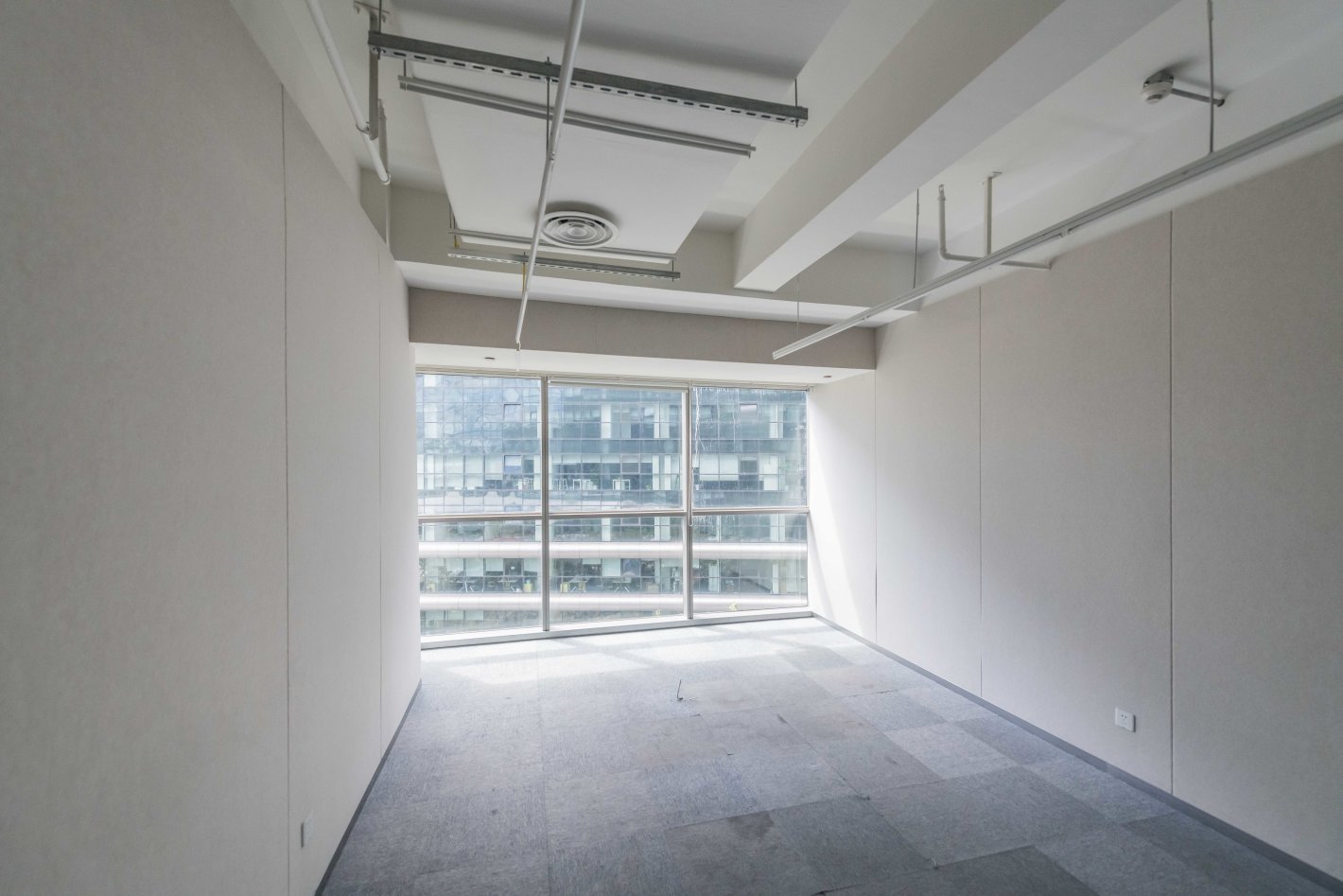 天会商务广场(凌空SOHO)长宁 天会商务广场(凌空SOHO) 739平米 简装修