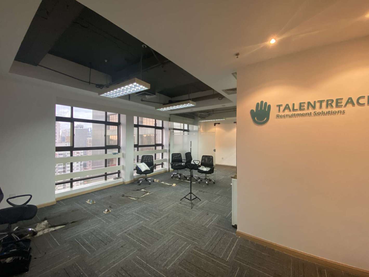 申亚金融广场长宁 申亚金融广场 72平米 中等装修