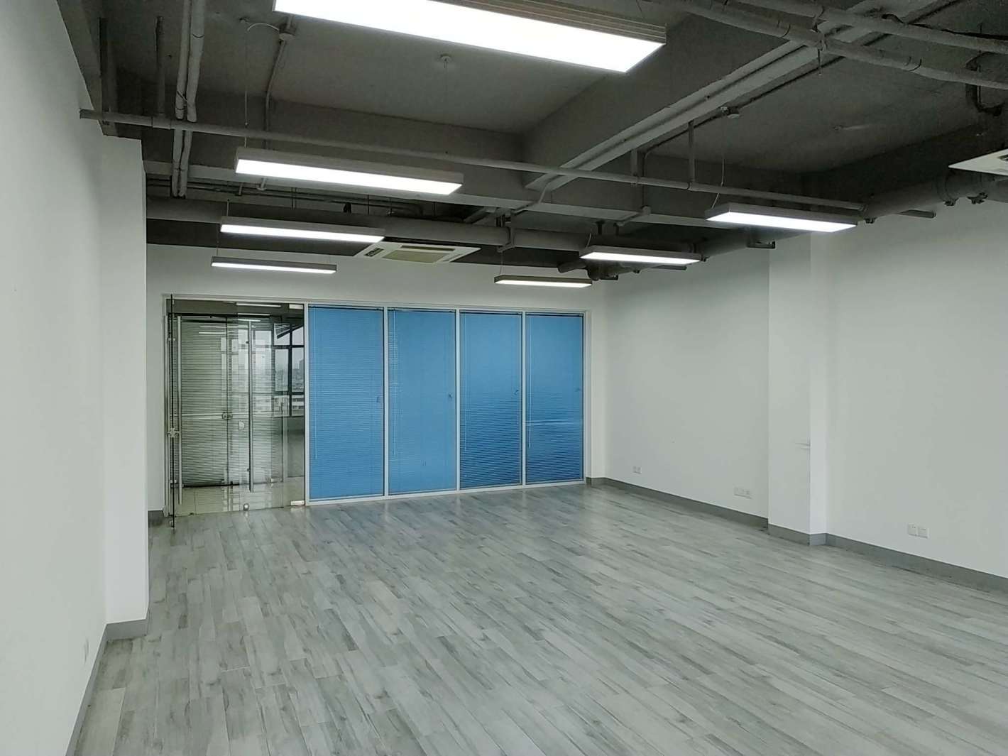 智慧湾科创园宝山 智慧湾科创园 86平米 中等装修