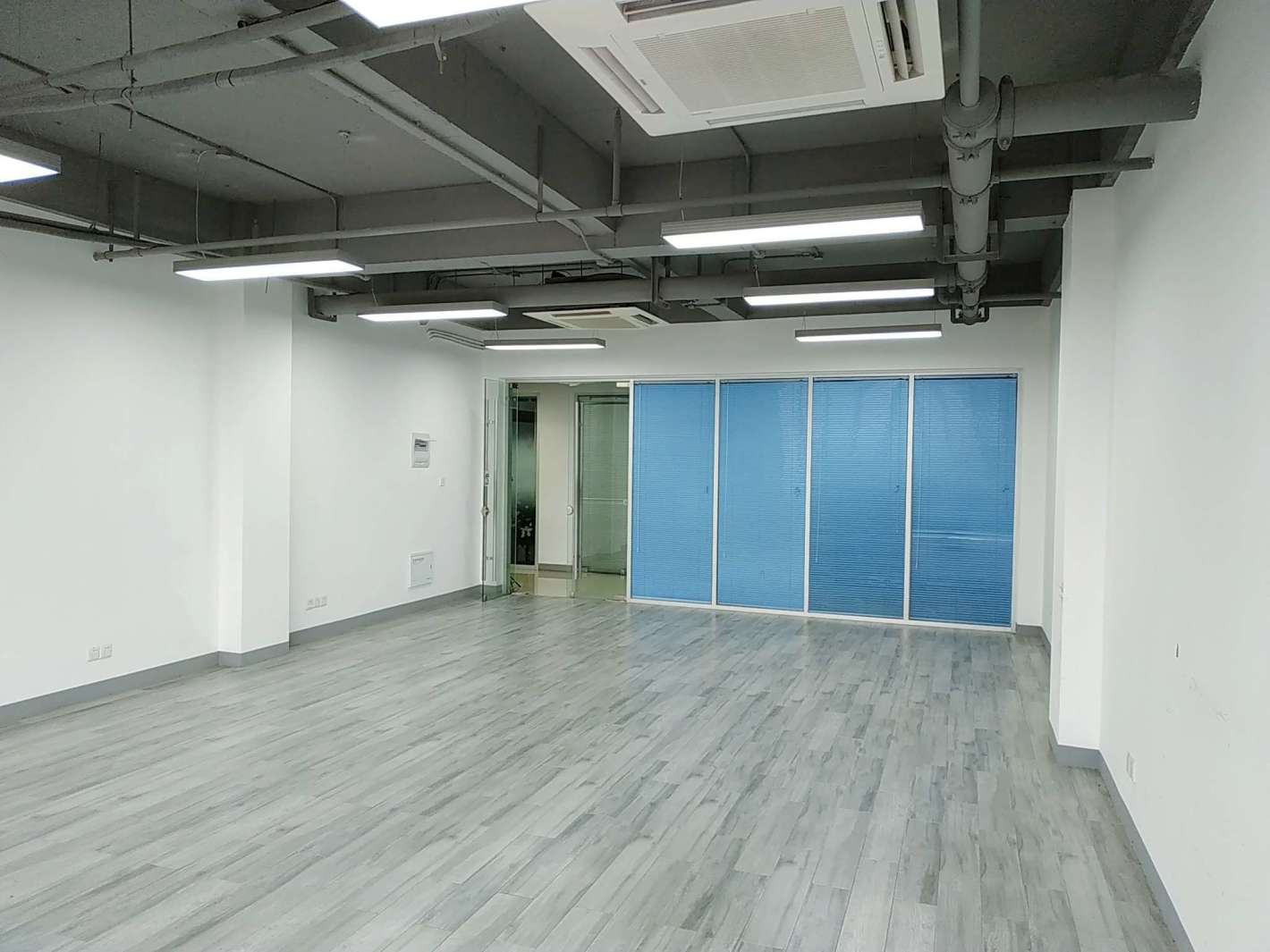 智慧湾科创园宝山 智慧湾科创园 86平米 中等装修