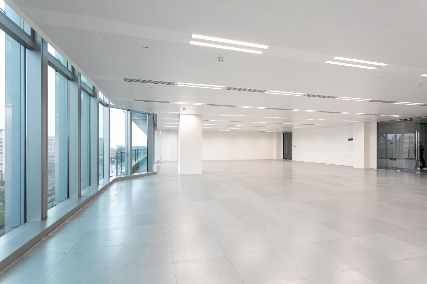 虹桥中骏广场长宁 虹桥中骏广场 366平米 毛坯