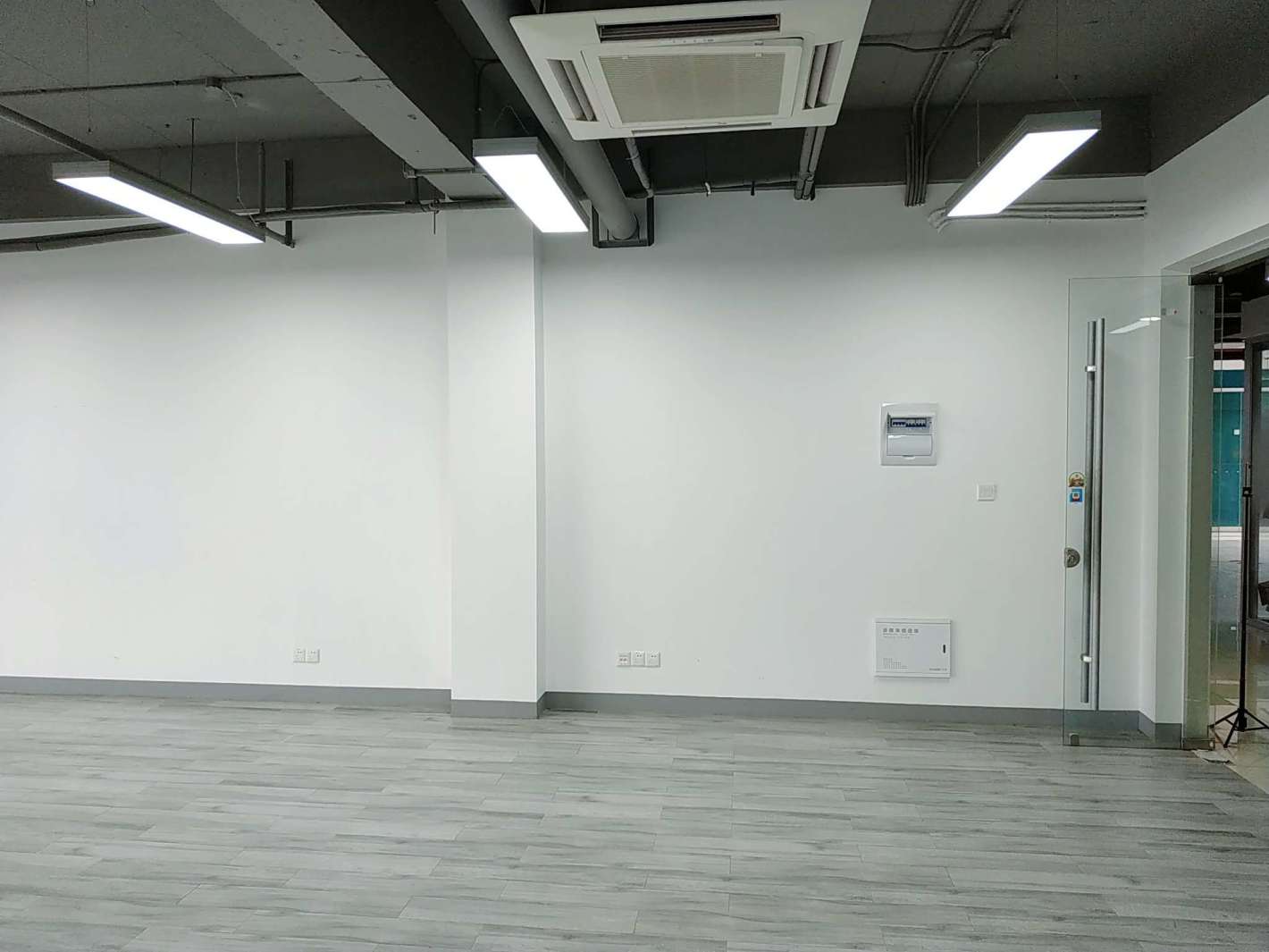 智慧湾科创园宝山 智慧湾科创园 86平米 中等装修