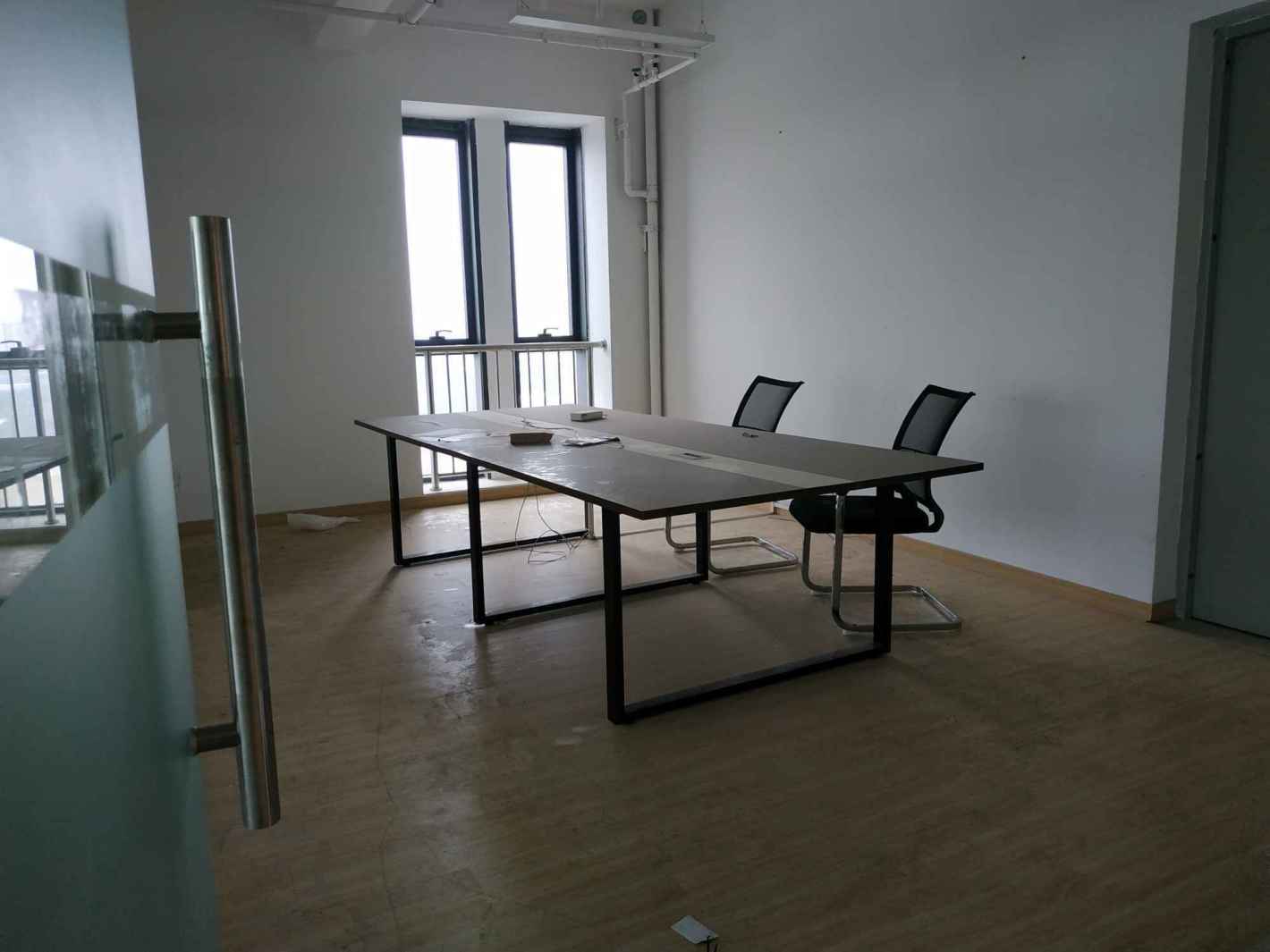 西岸·蓝海270平米办公室出租-租金价格2.84元/m²/天
