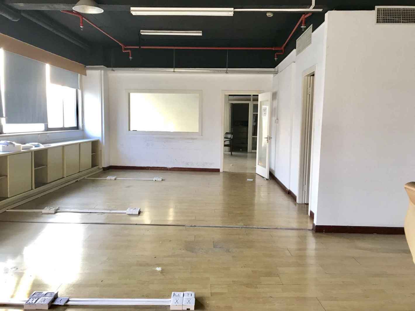 曹杨商务大厦普陀 曹杨商务大厦 242平米 中等装修