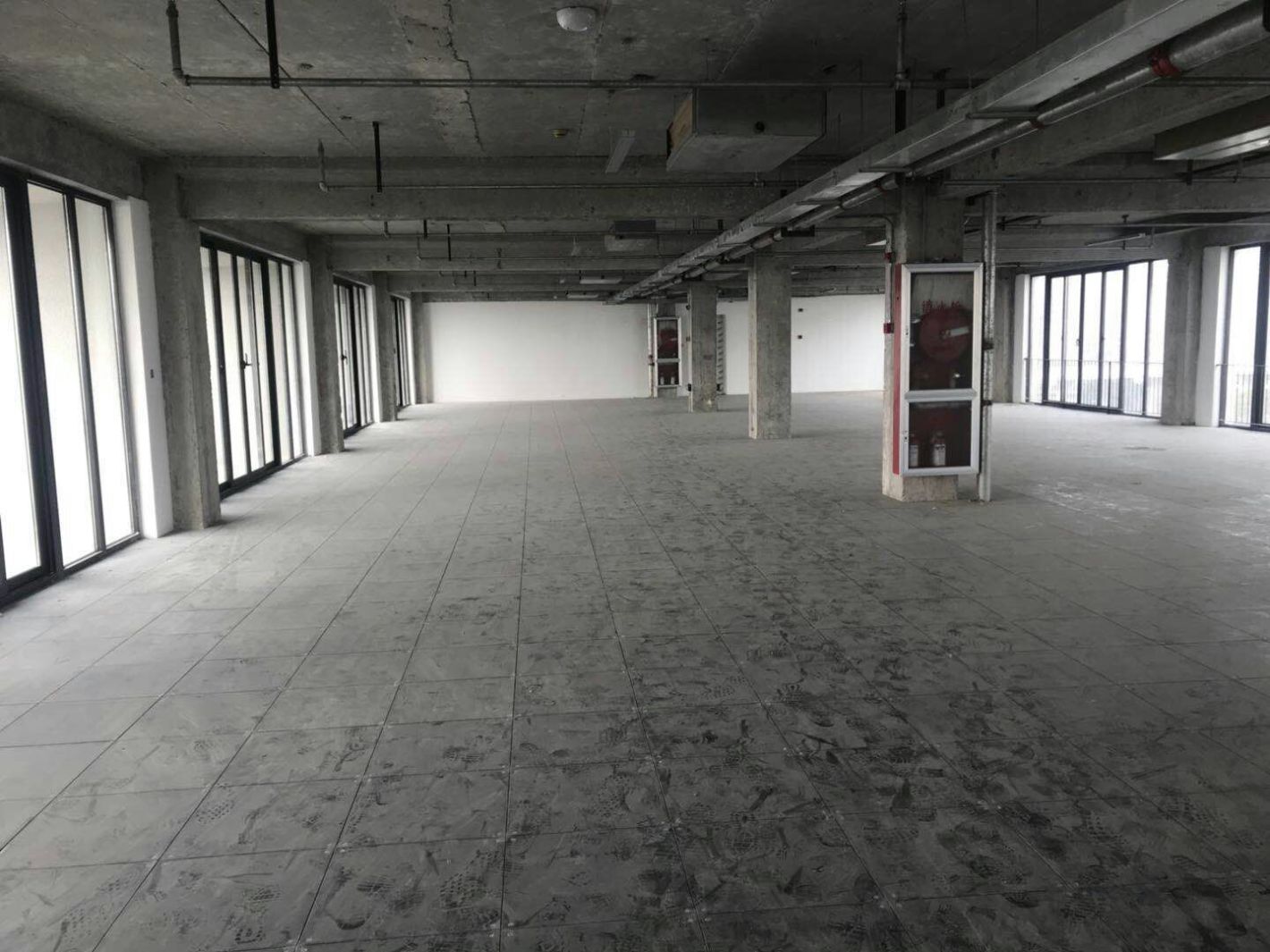base半淞园500平米办公室出租-租金价格6.00元/m²/天