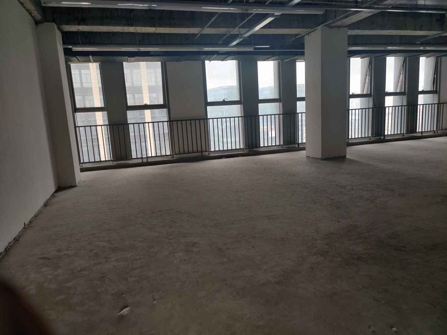 汇智园满星空间静安 汇智园满星空间 189平米 毛坯