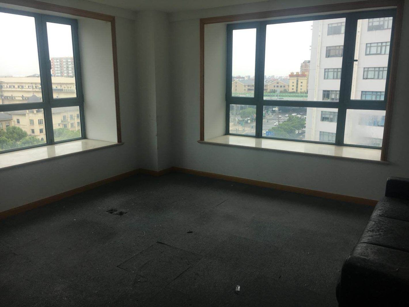 远东国际广场长宁 远东国际广场 48平米 中等装修