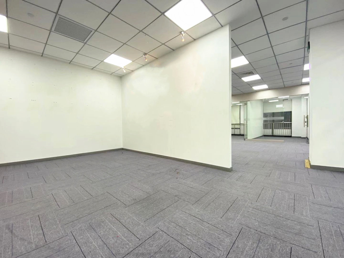 远洋合星大厦普陀 远洋合星大厦 178平米 简装修