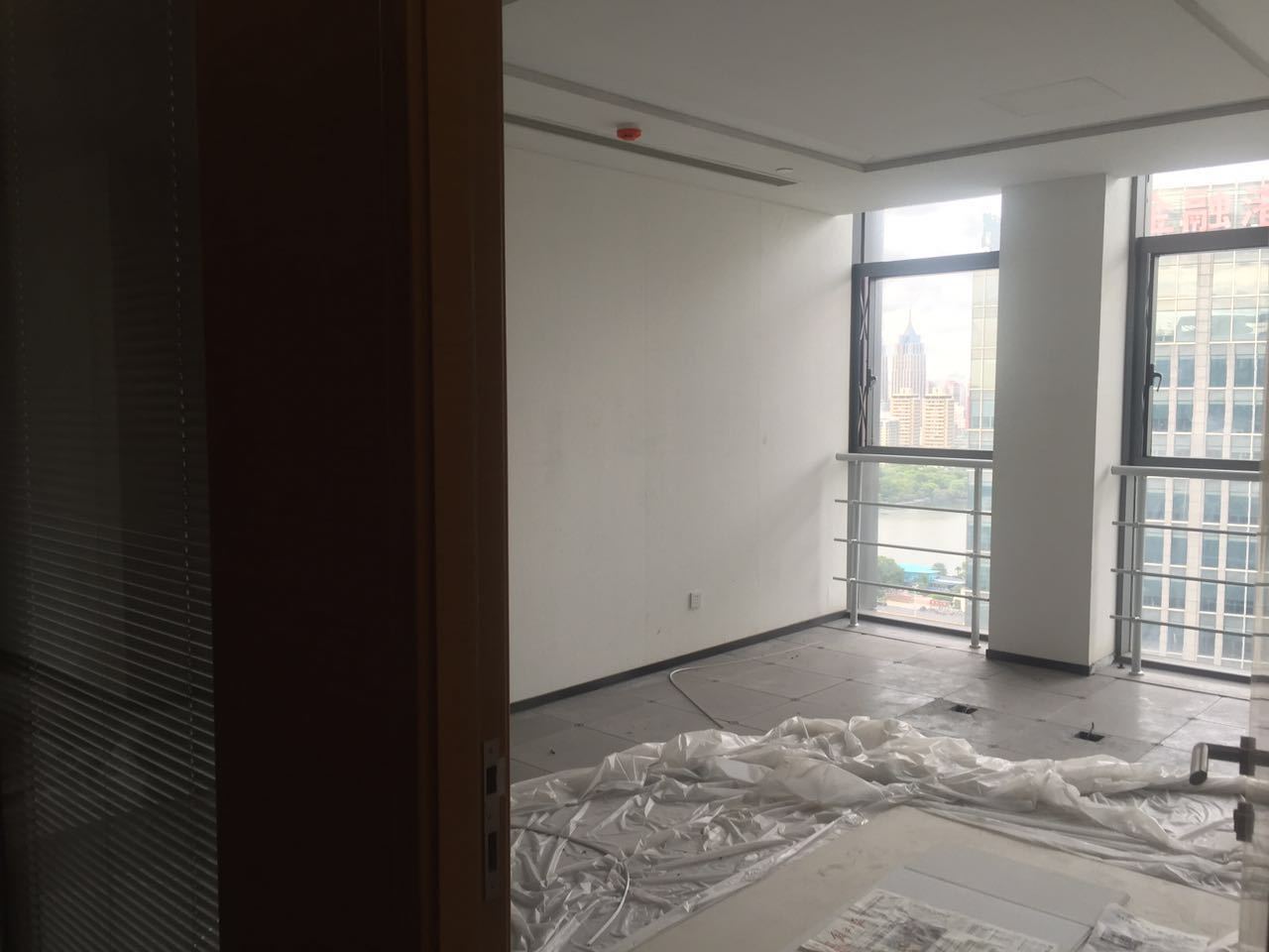 中鑫企业广场普陀 中鑫企业广场 300平米 简装修