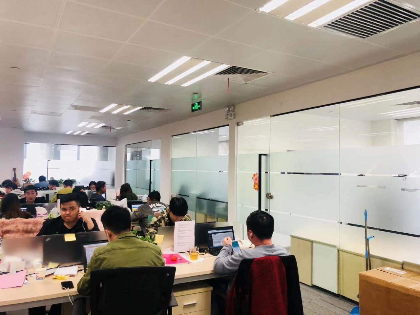 SOHO中山广场长宁 SOHO中山广场 358平米 精装修