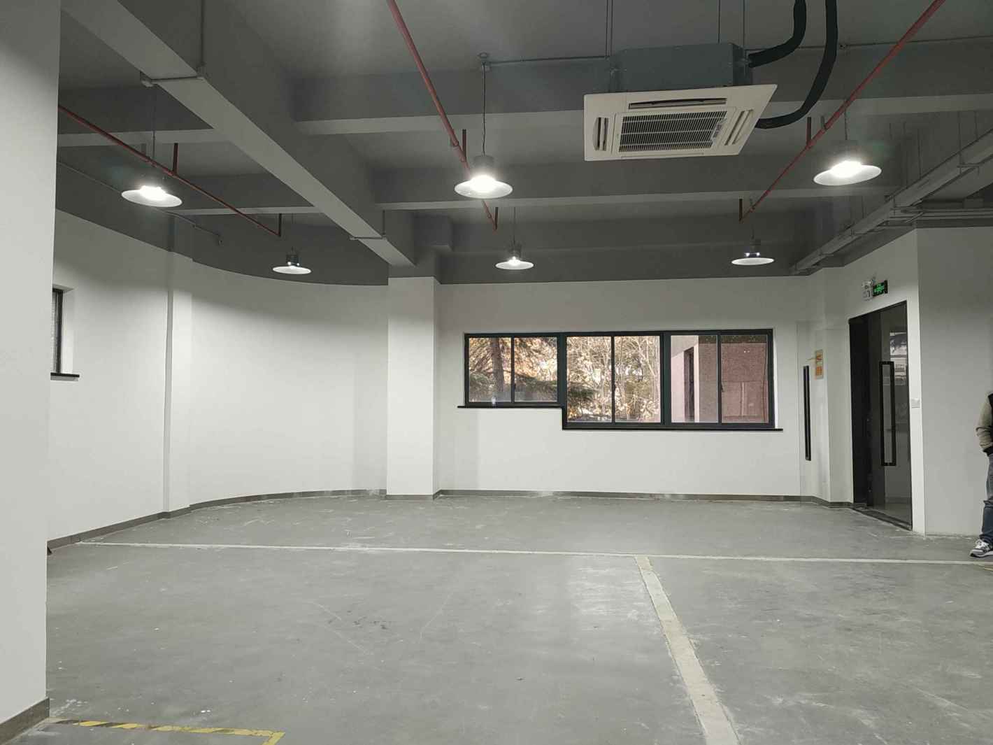虹钦园117平米办公室出租-租金价格2.94元/m²/天