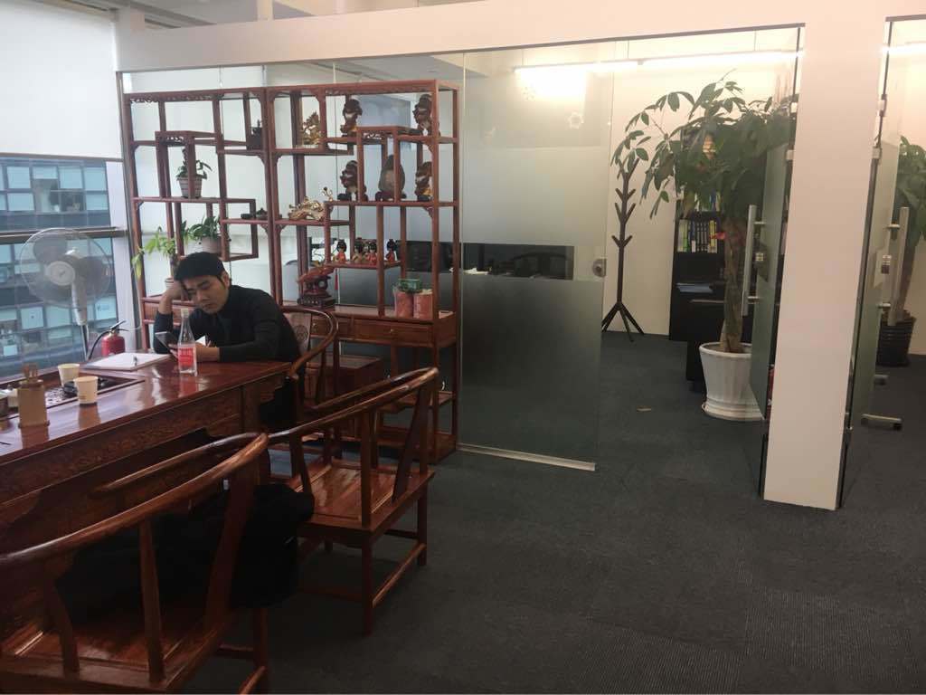 天会商务广场(凌空SOHO)长宁 天会商务广场(凌空SOHO) 242平米 精装修