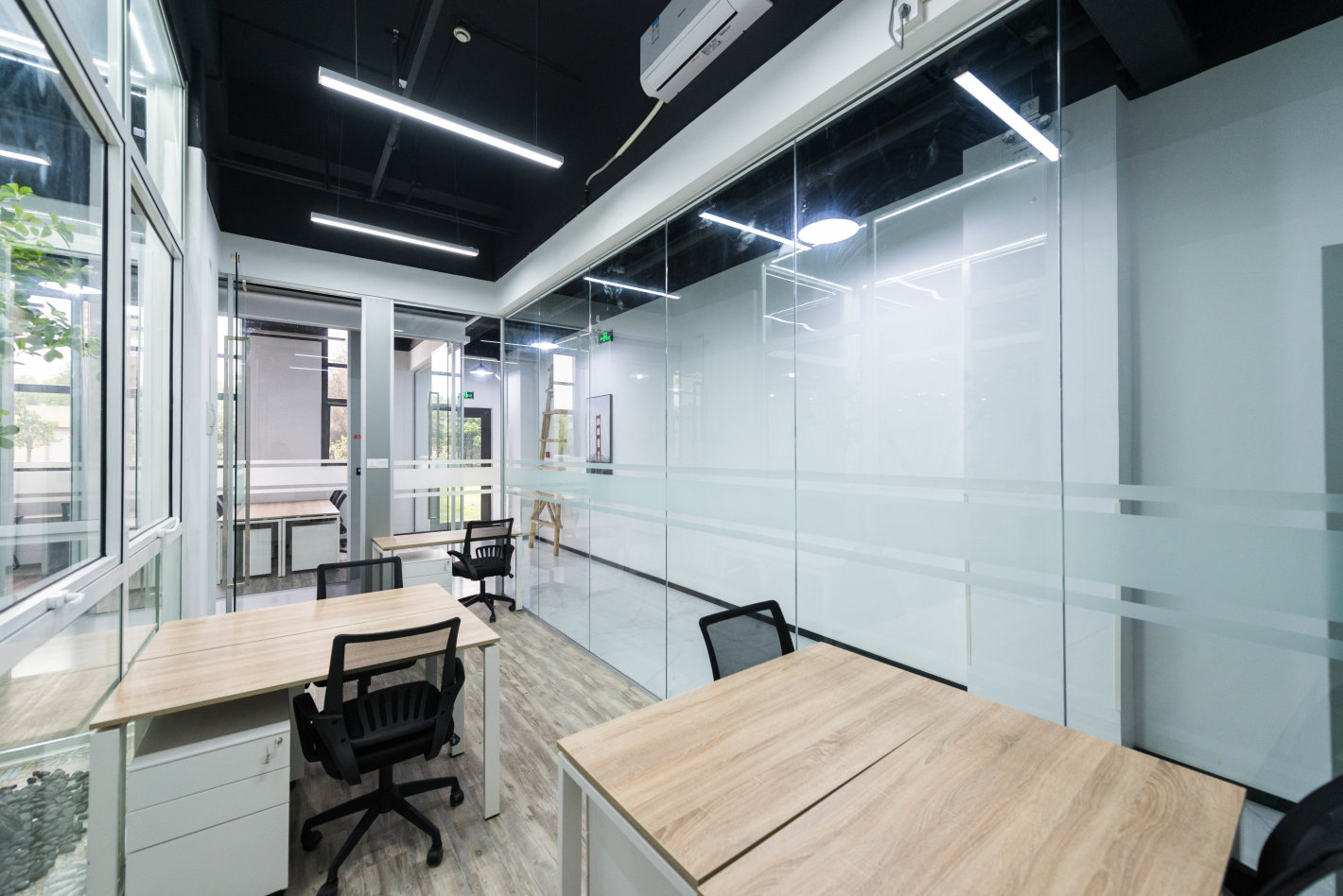 扬子江国际企业广场长宁 扬子江国际企业广场 250平米 精装修