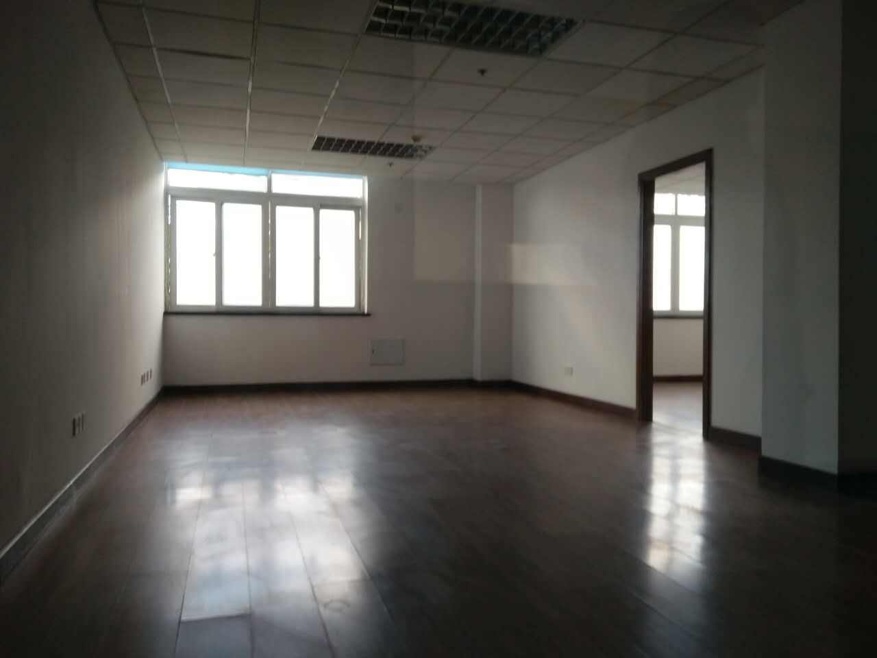 长海商务楼79平米办公室出租-租金价格3.55元/m²/天