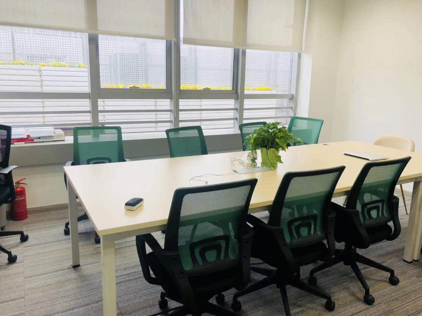 SOHO中山广场长宁 SOHO中山广场 358平米 精装修