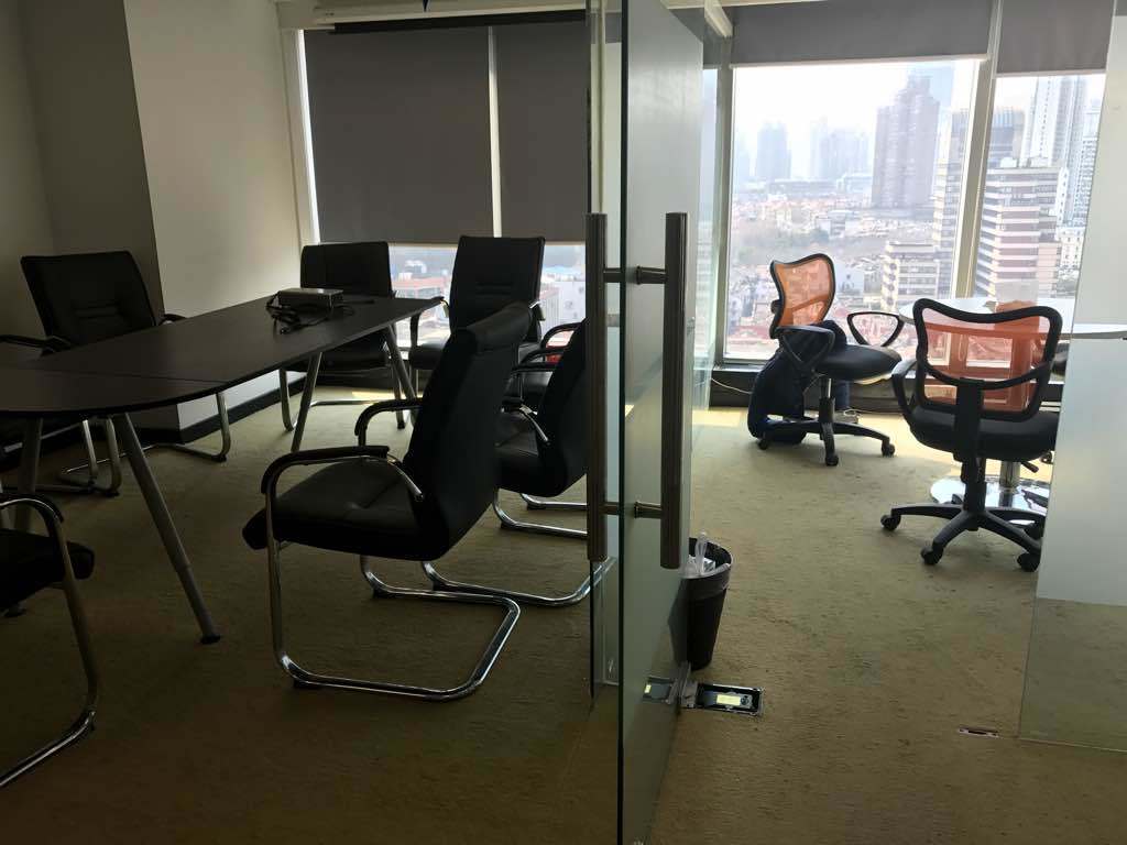 峻岭广场黄浦 峻岭广场 226平米 简装修