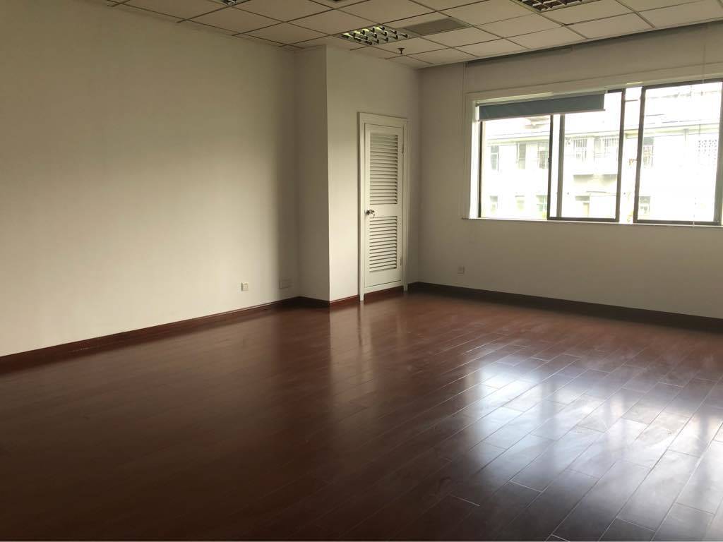 东方明珠涉外商务楼144平米办公室出租-租金价格3.55元/m²/天