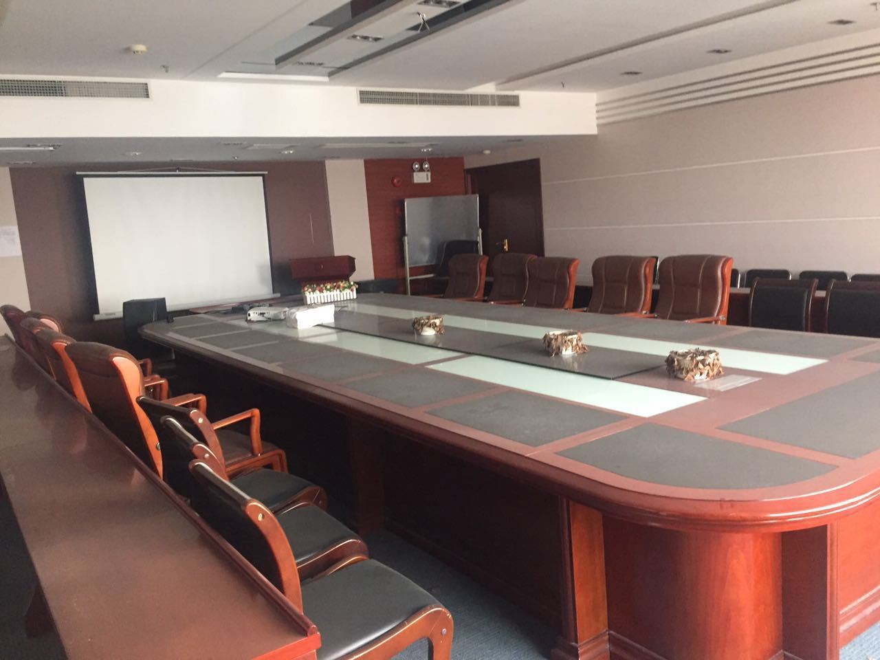 中关村科技大厦普陀 中关村科技大厦 170平米 豪华装修