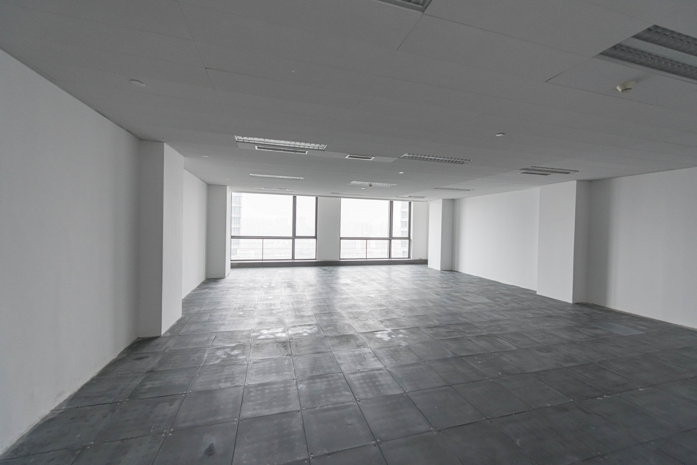 绿地北外滩中心151平米办公室出租-租金价格6.08元/m²/天