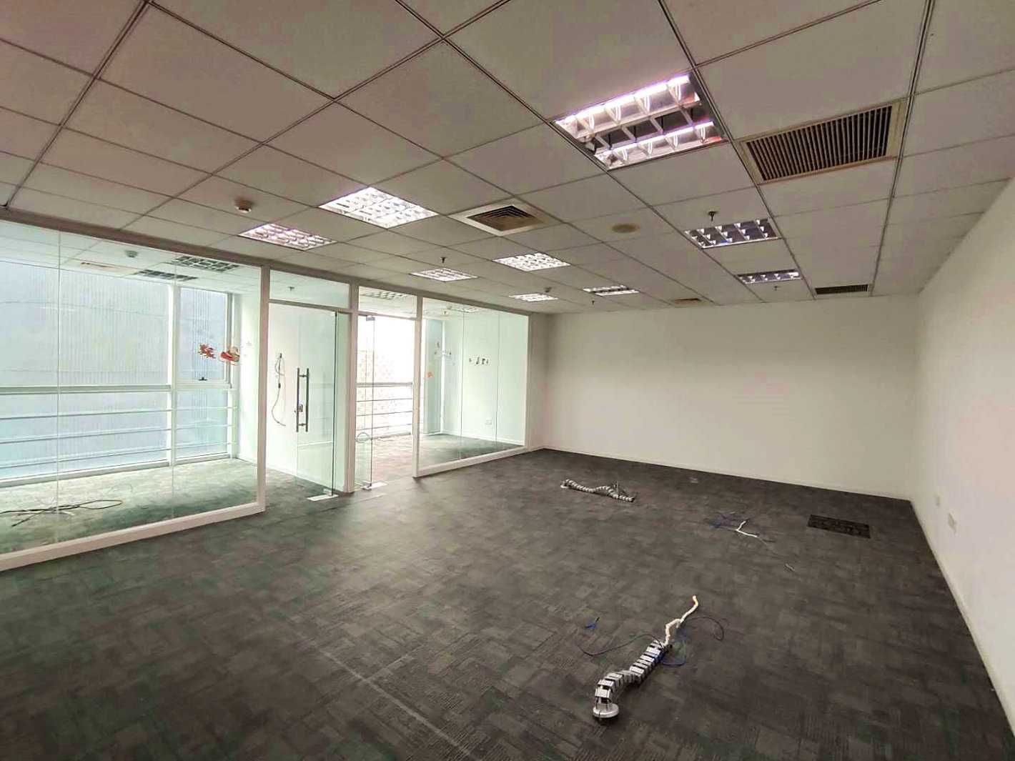 东方投资大厦（原名东方众鑫大厦）静安 东方投资大厦（原名东方众鑫大厦） 111平米 精装修