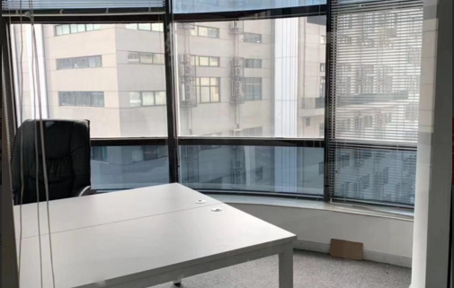 苏河1号静安 苏河1号 110平米 中等装修