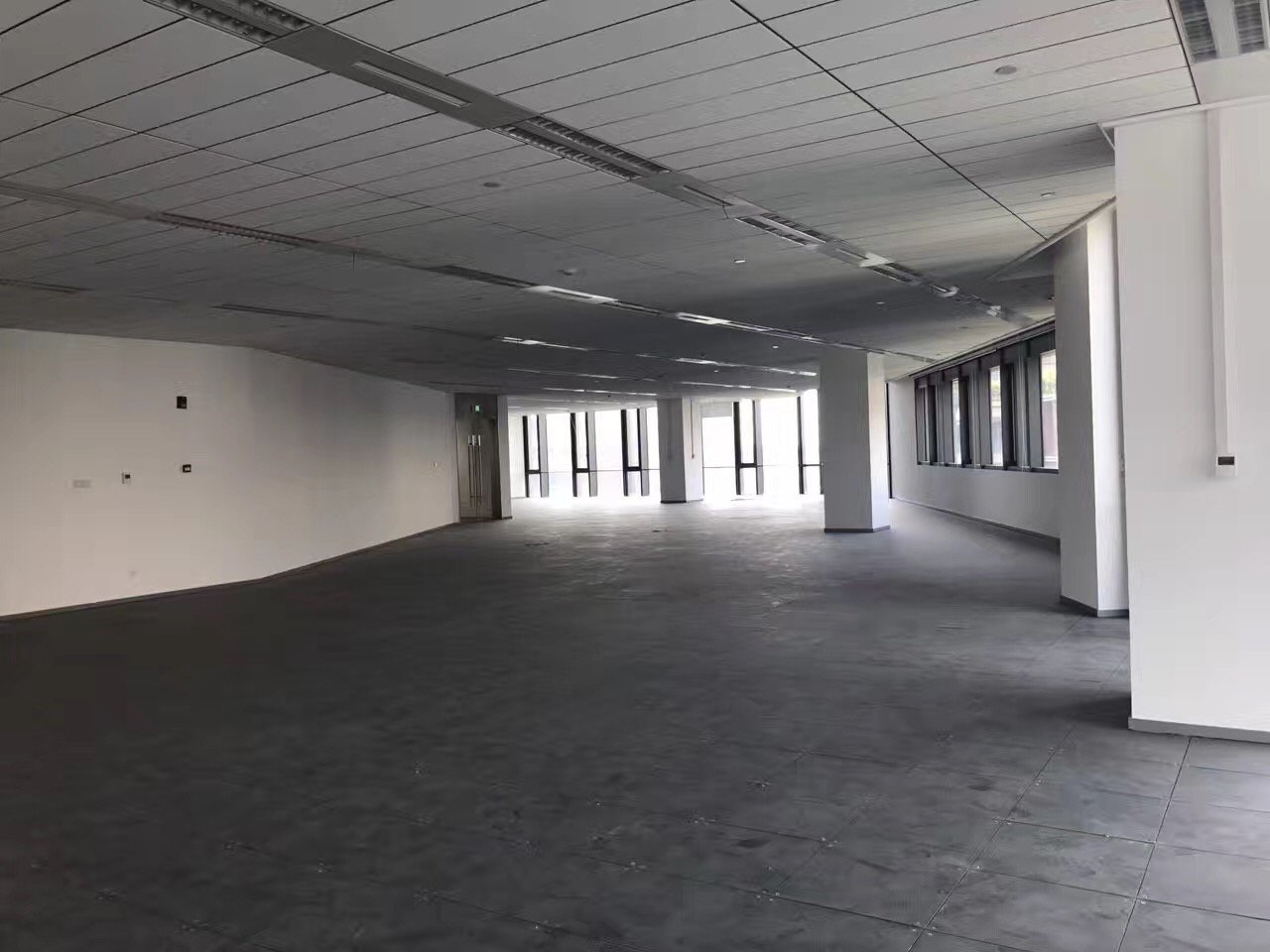 虹桥绿谷广场长宁 虹桥绿谷广场 1060平米 简装修