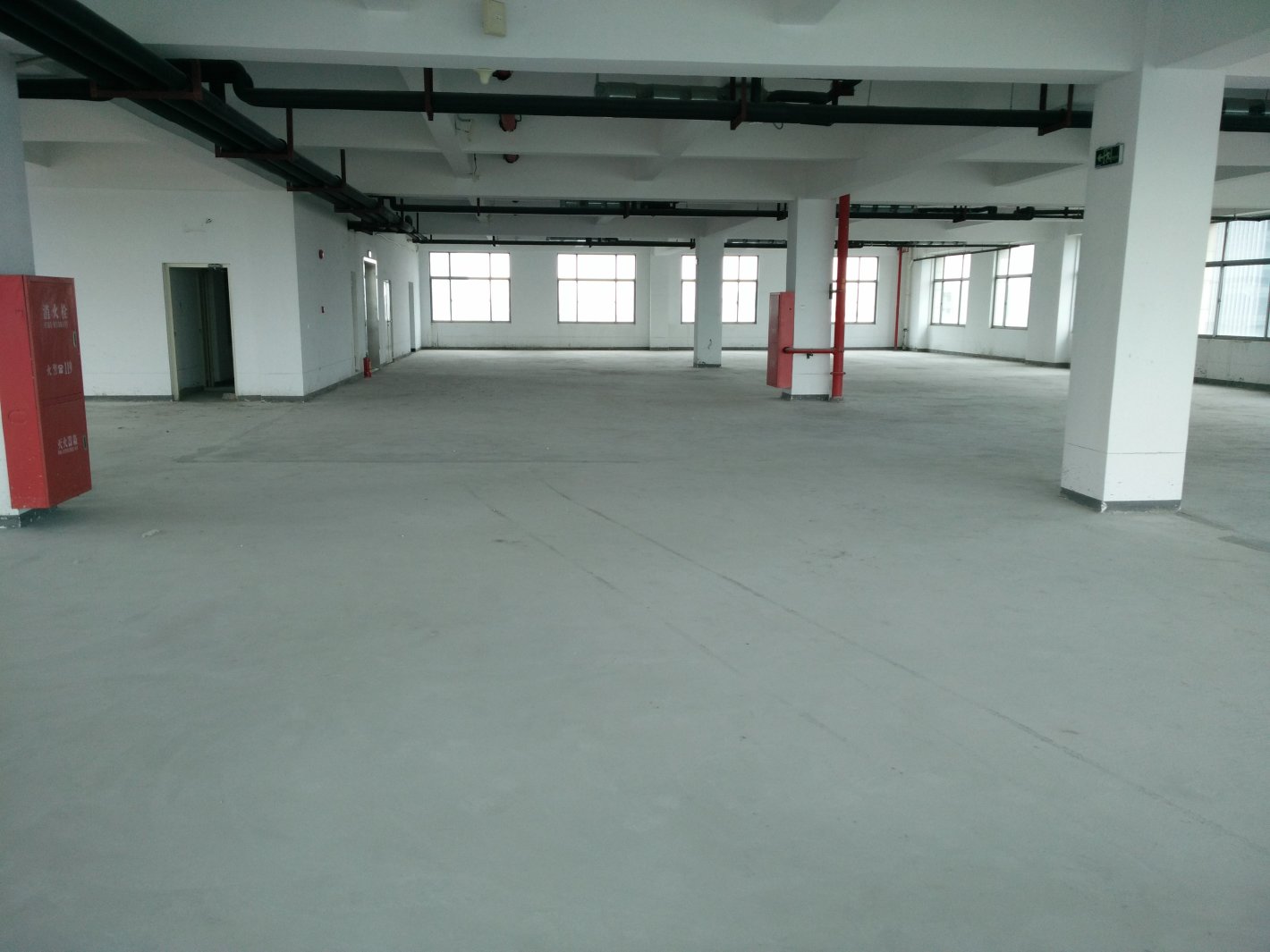 银石科技商务园1359平米办公室出租-租金价格3.80元/m²/天