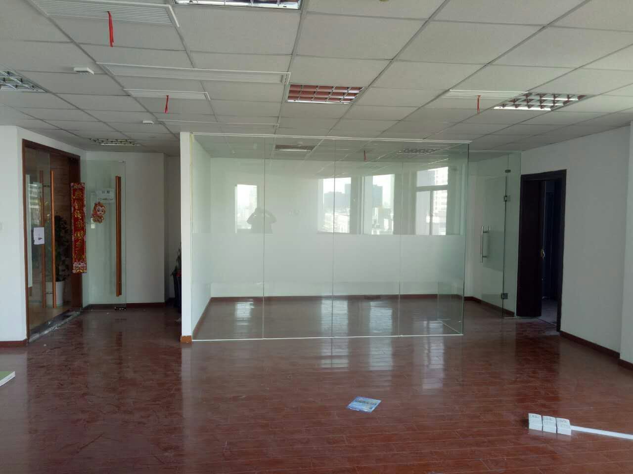 汇银广场350平米办公室出租-租金价格4.87元/m²/天