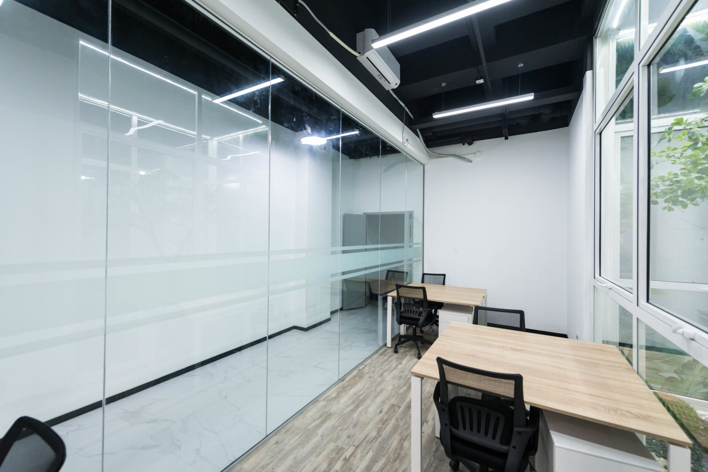 扬子江国际企业广场长宁 扬子江国际企业广场 250平米 精装修