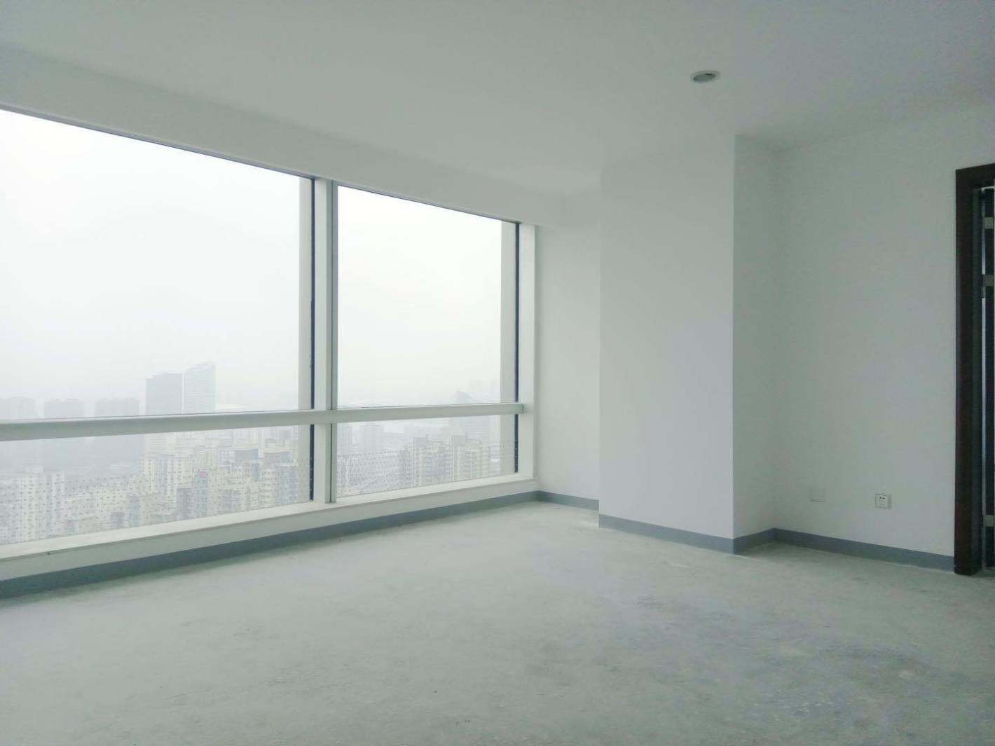 中港汇黄浦(原长城金融大厦)黄浦 中港汇黄浦(原长城金融大厦) 204平米 简装修