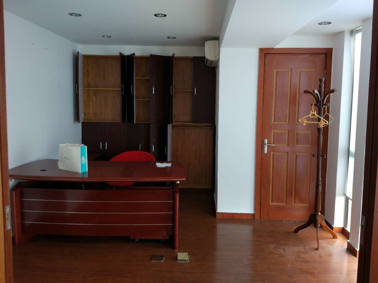 海上硕和城130平米办公室出租-租金价格3.04元/m²/天
