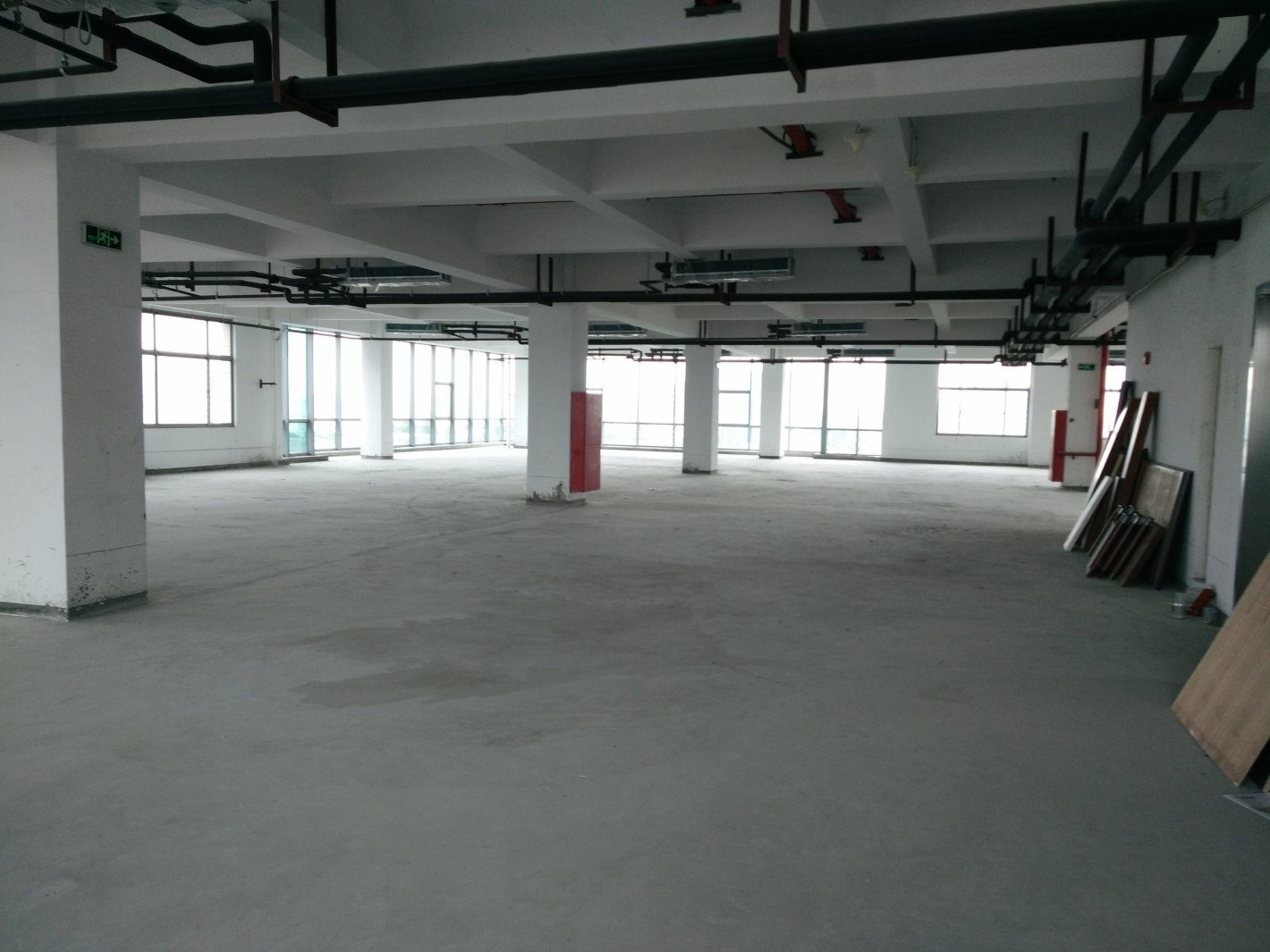银石科技商务园1359平米办公室出租-租金价格4.20元/m²/天