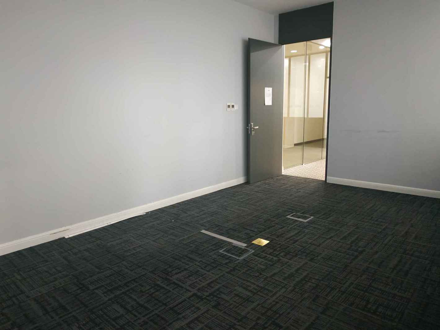 日月光中心黄浦 日月光中心 168平米 简装修