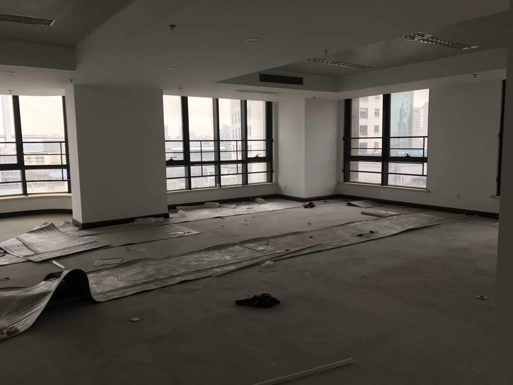 三盛宏业大厦550平米办公室出租-租金价格5.88元/m²/天