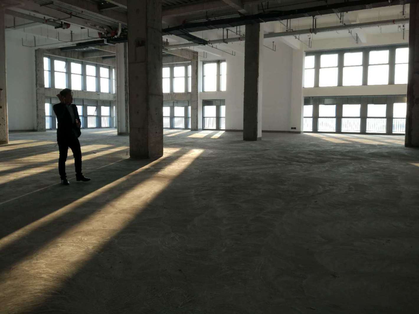 汇智园满星空间静安 汇智园满星空间 423平米 毛坯