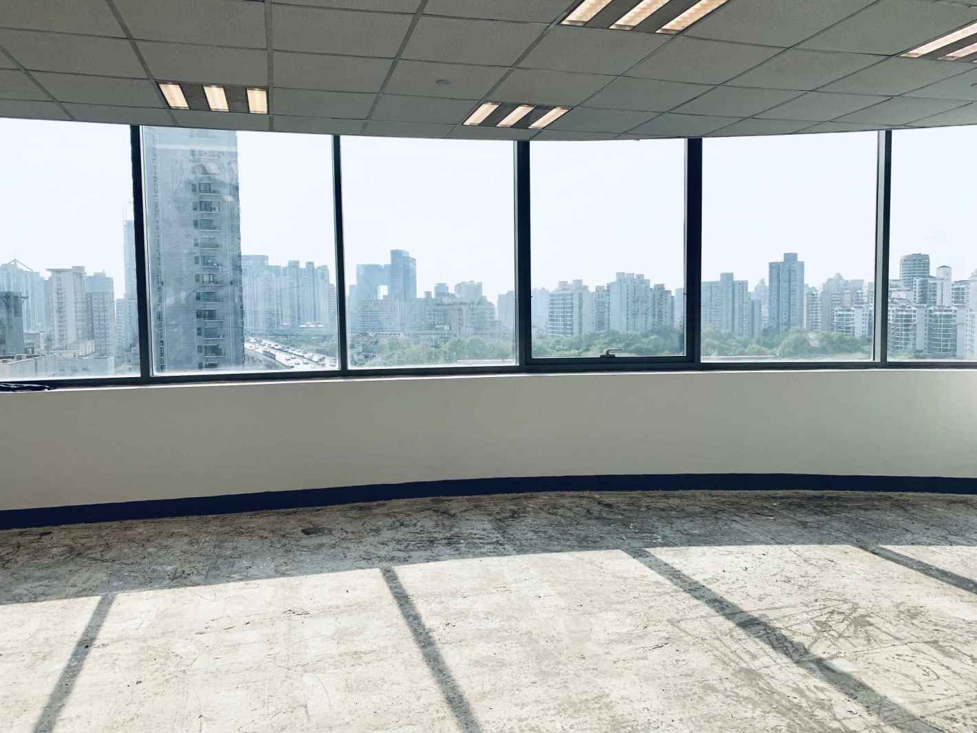 龙峰大厦216平米办公室出租-租金价格5.00元/m²/天