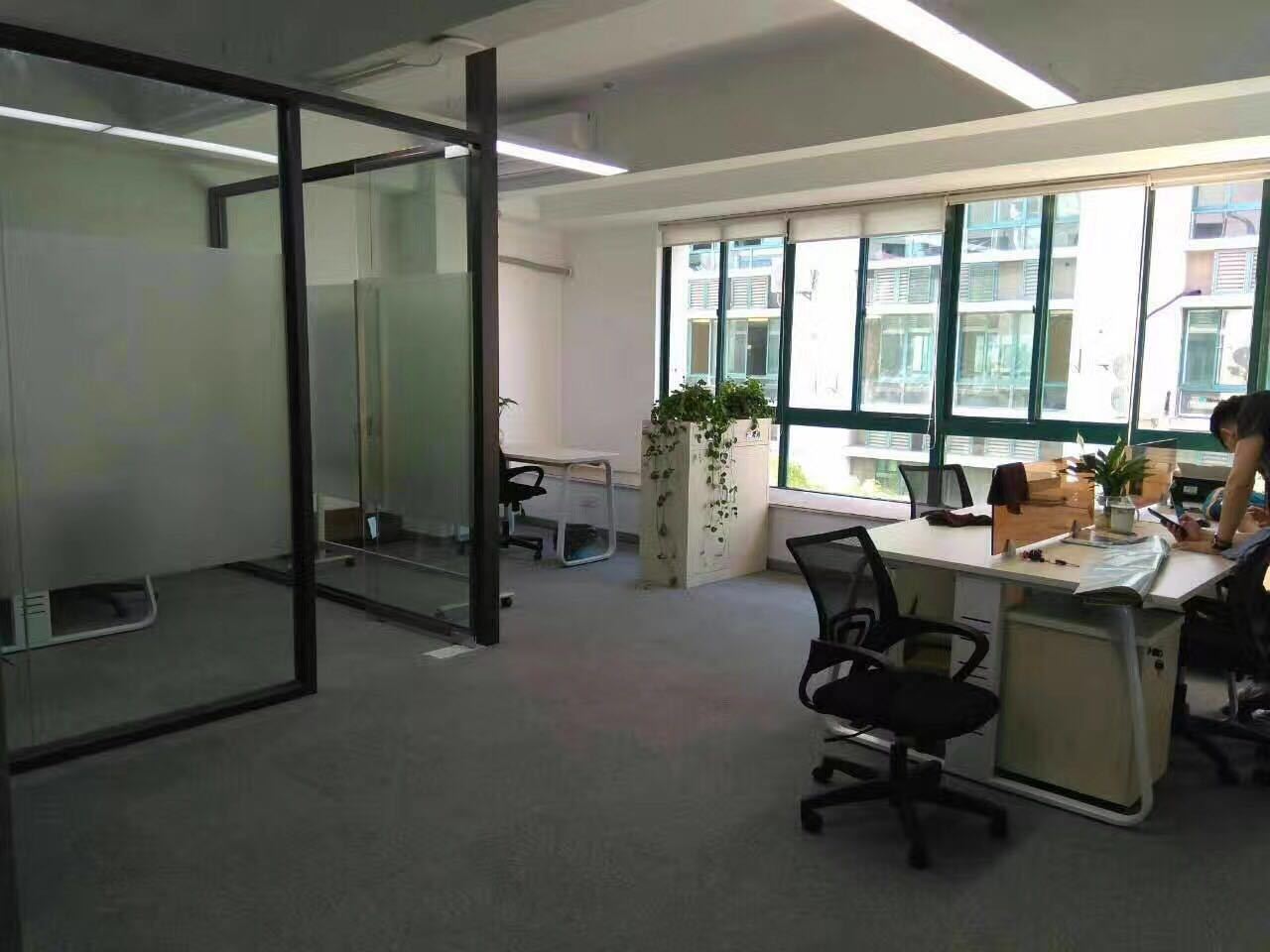 东华大学国家大学科技园长宁 东华大学国家大学科技园 102平米 中等装修